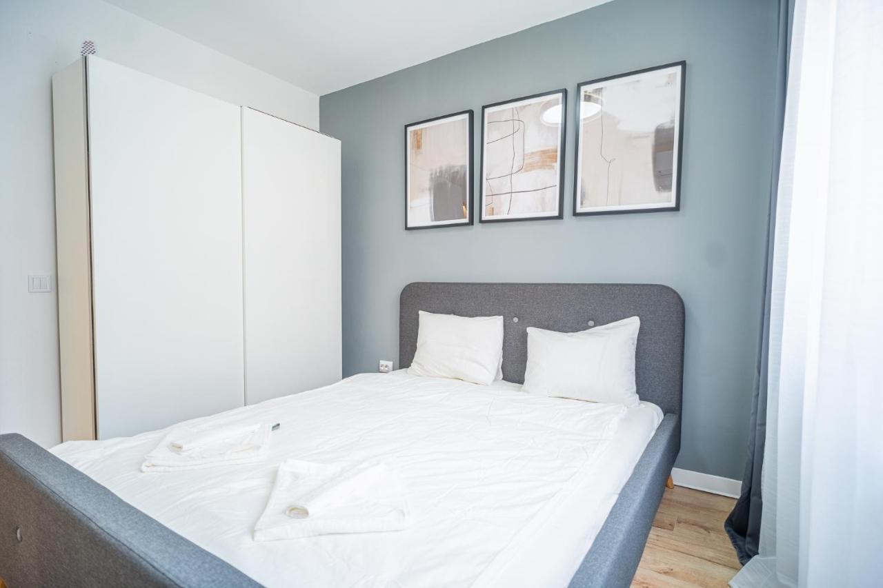 Refreshingly Chic: Newly Renovated 2Br Apartment Bucarest Esterno foto