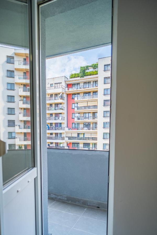 Refreshingly Chic: Newly Renovated 2Br Apartment Bucarest Esterno foto