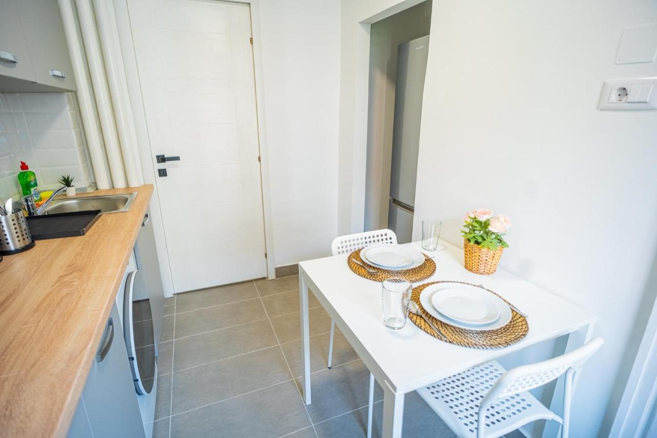 Refreshingly Chic: Newly Renovated 2Br Apartment Bucarest Esterno foto